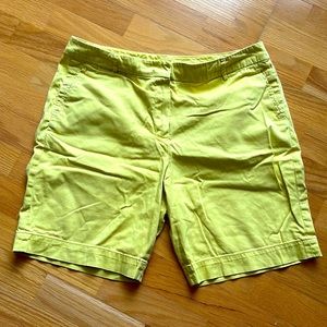 🔥LARRY LEVINE Stretch limoncello shorts - size 12
